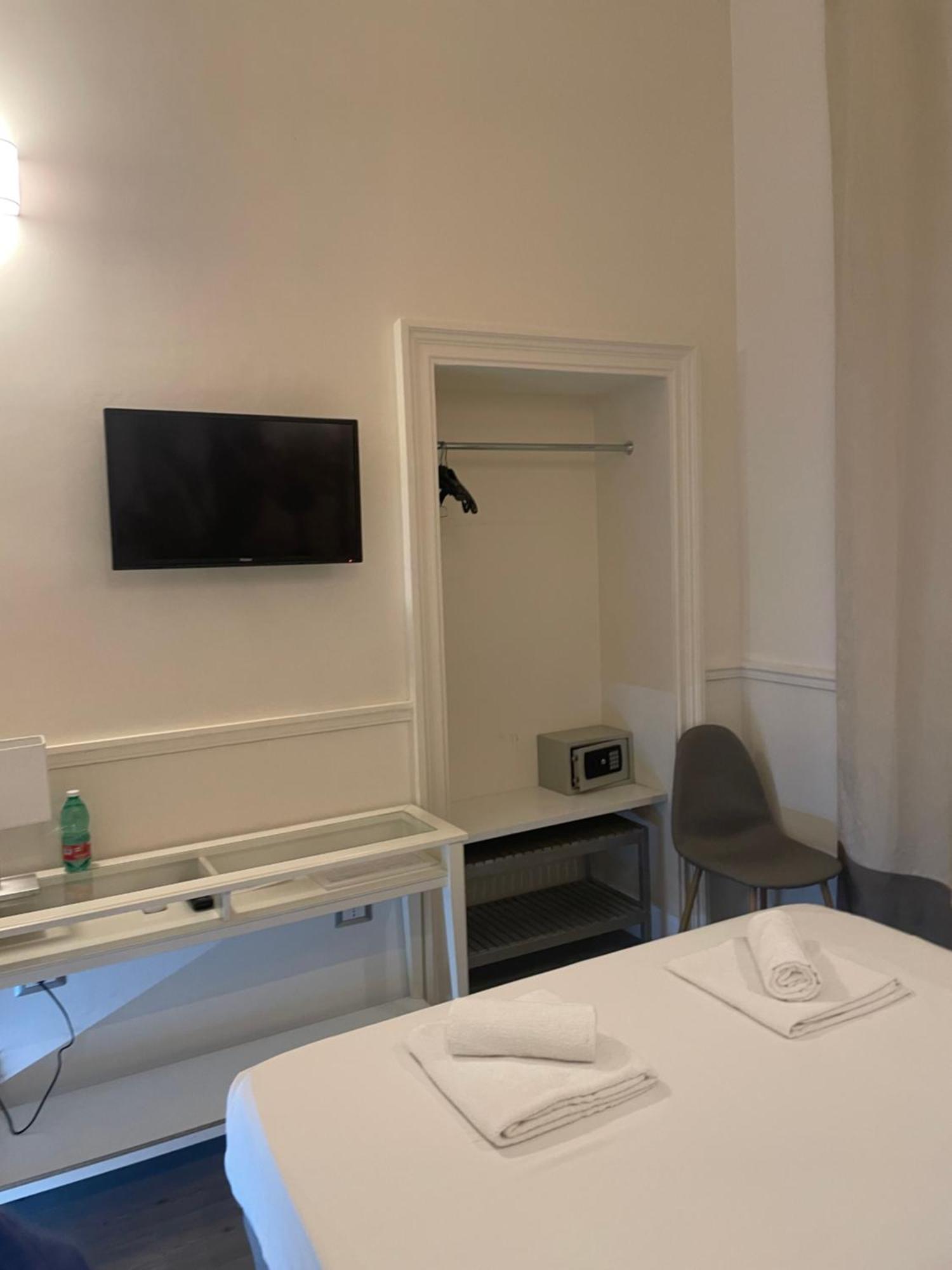Arts & Rooms Rome Bagian luar foto