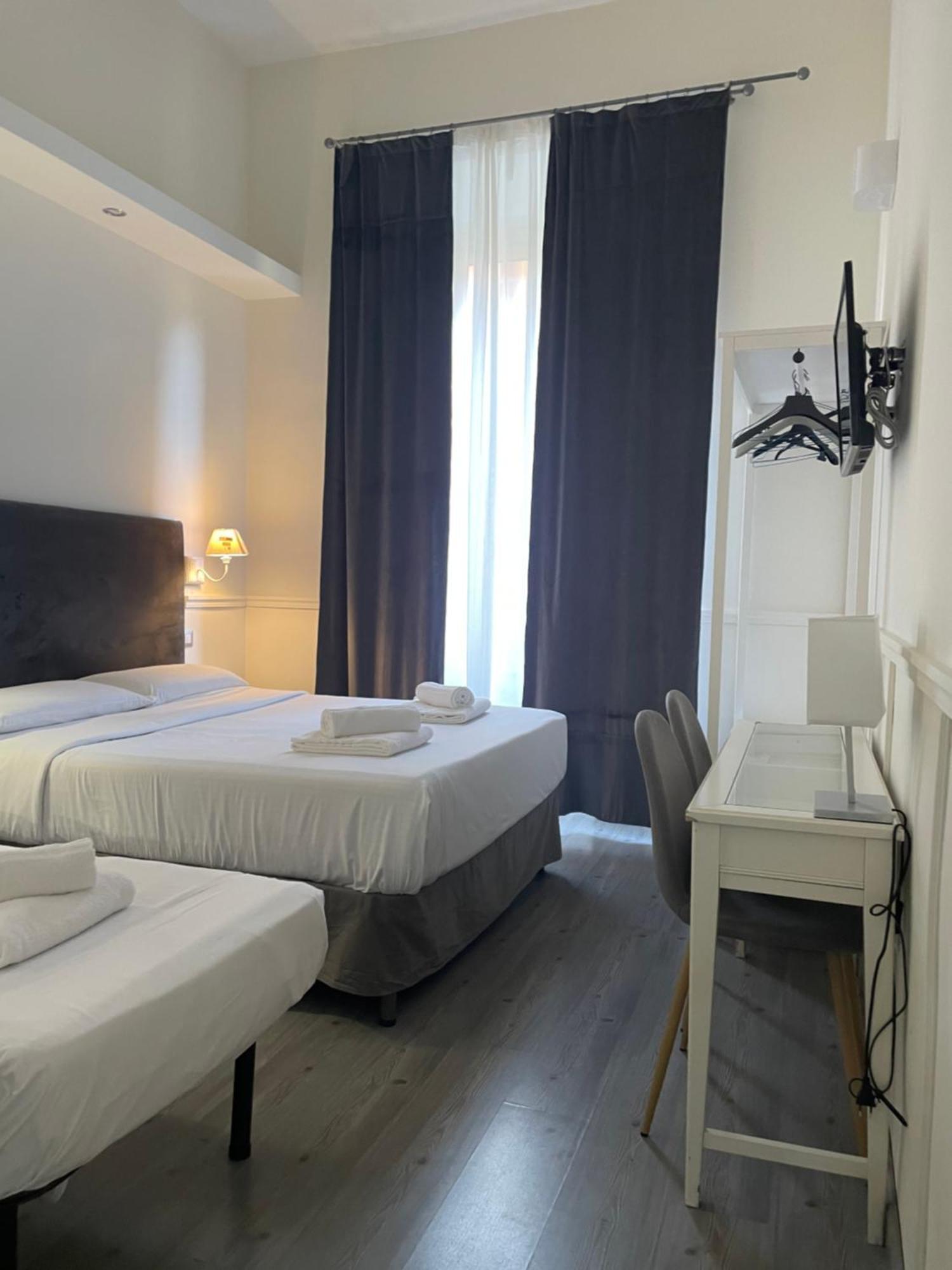 Arts & Rooms Rome Bagian luar foto
